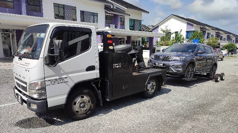 Towing in Malaysia - How Much Does It Cost?  CARPUT